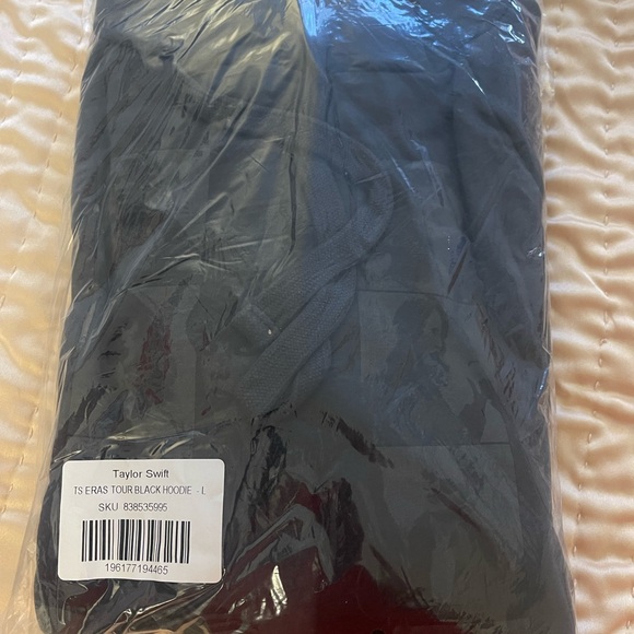 NWT Taylor Swift Eras Tour Black Hoodie - Picture 4 of 4